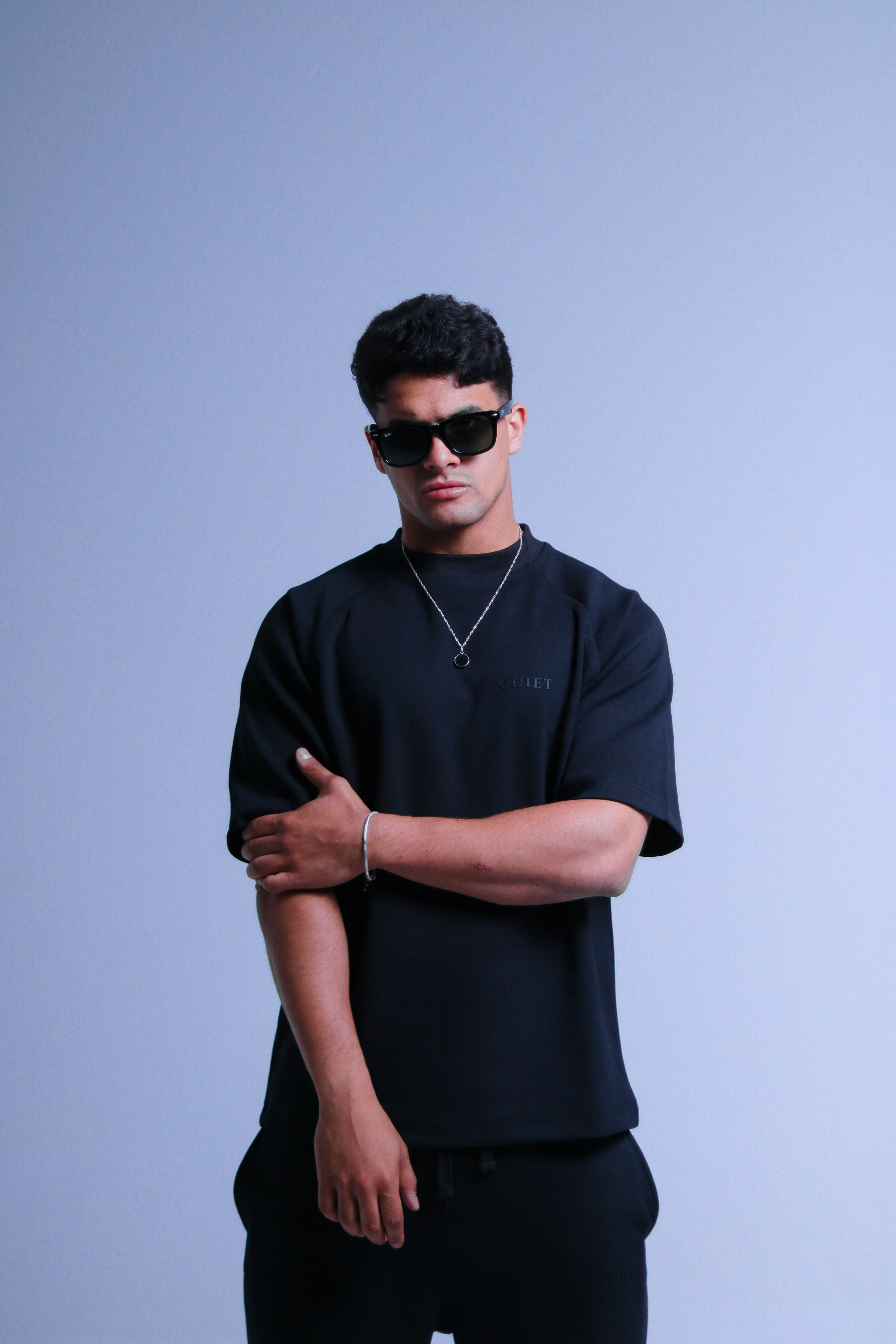 QUIET/ NOIR TEE-BLACK